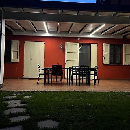 Tenuta Ferrari Cortile Luaran gambar