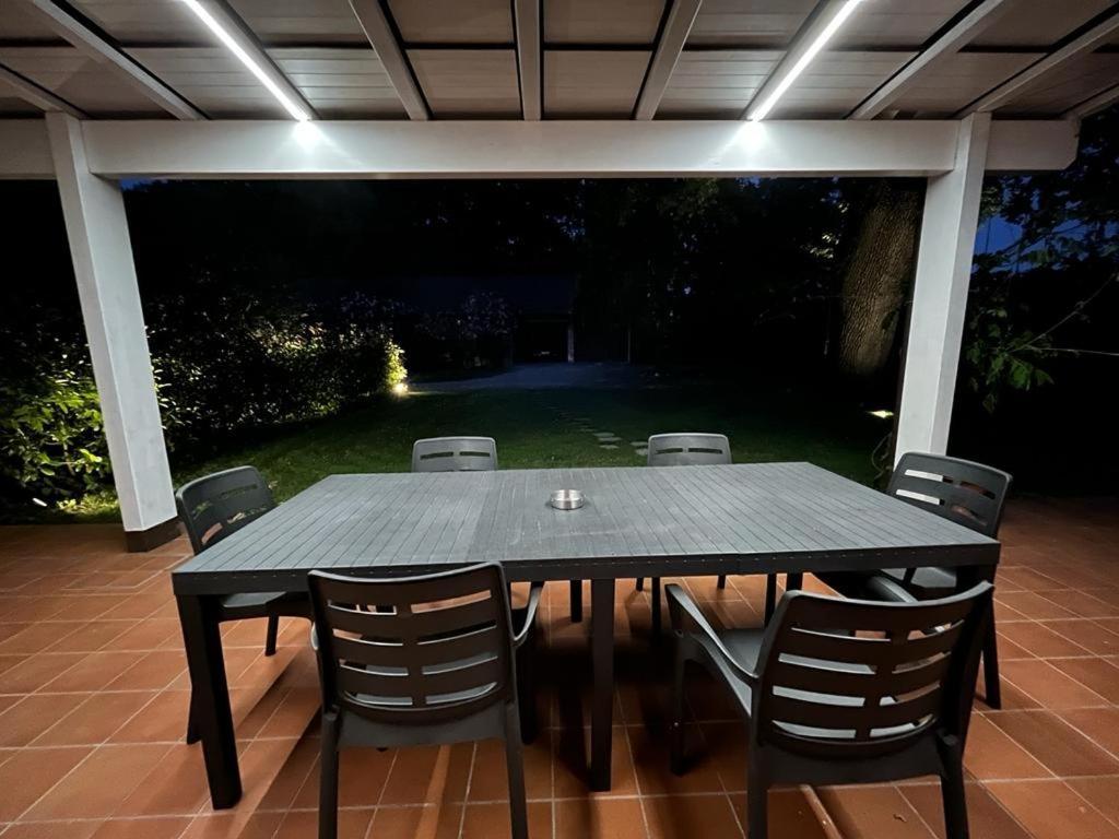 Tenuta Ferrari Cortile Luaran gambar