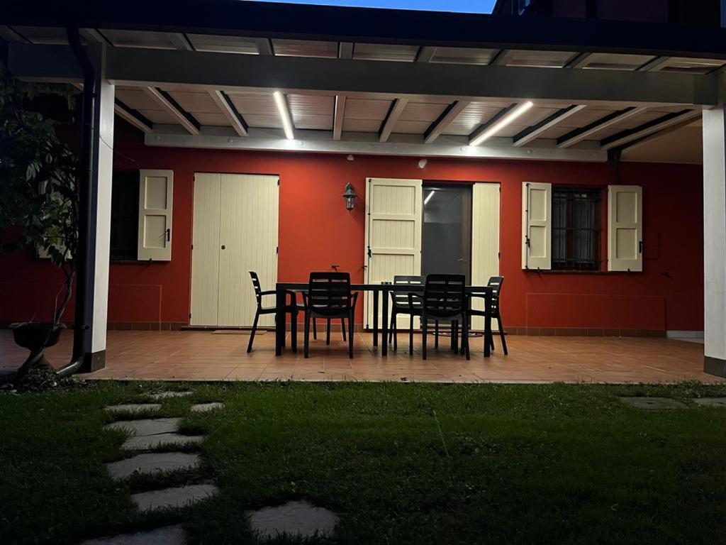 Tenuta Ferrari Cortile Luaran gambar