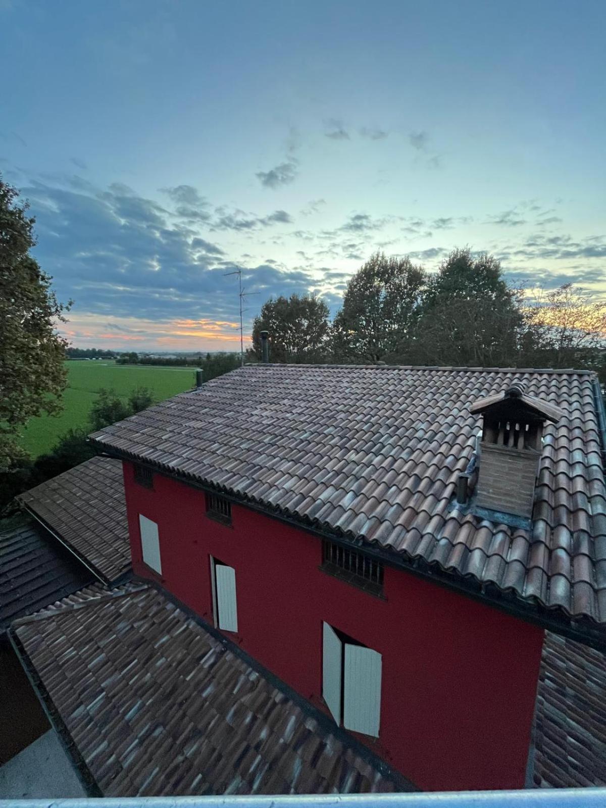 Tenuta Ferrari Cortile Luaran gambar